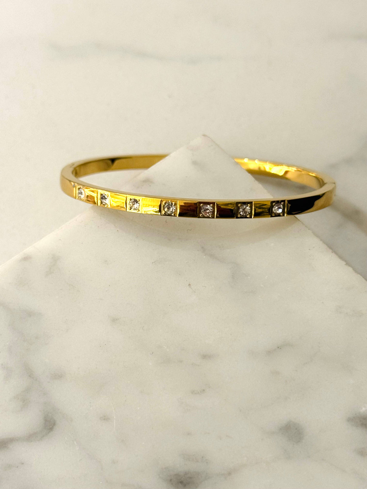 𝑏𝑐𝑛 - Mar Bella Cuff